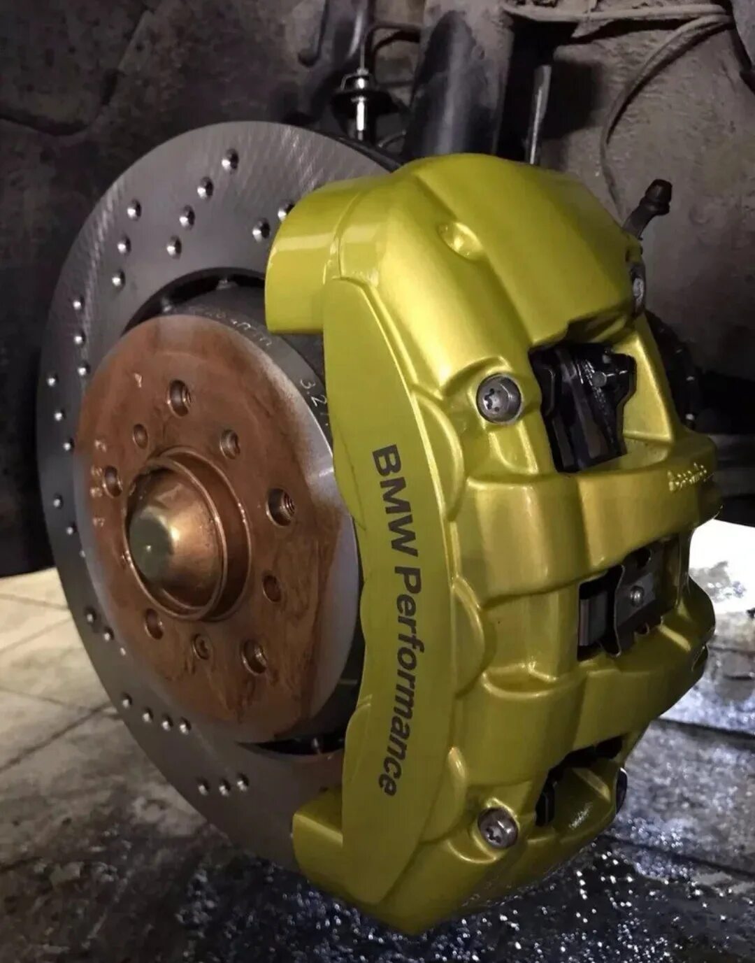Суппорт м. Bmw m performance тормоза суппорта. тормоза bmw х5 желтые. bmw m135 тормоза brembo. тормоза performance bmw е82.