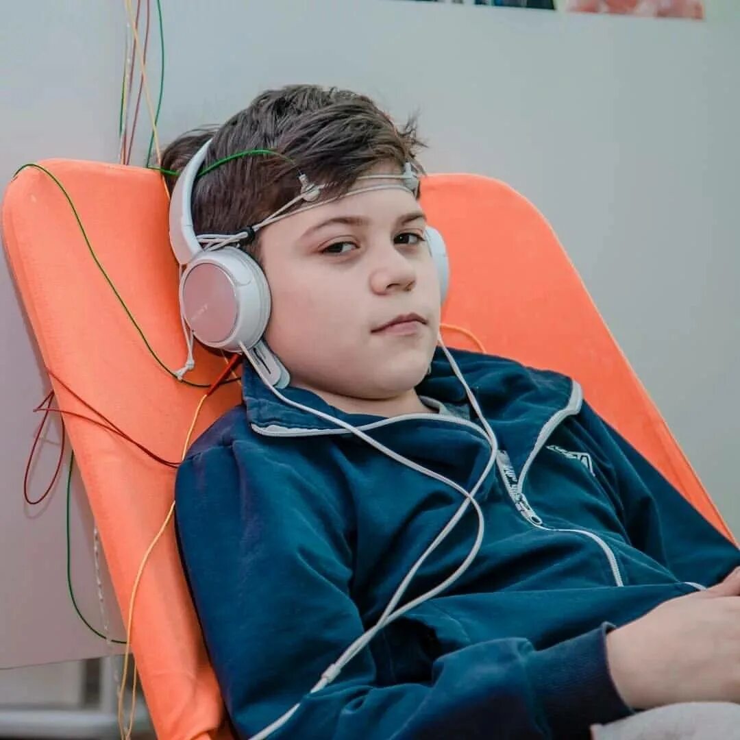 Бак метод биоакустической коррекции. Биоакустическая коррекция мозга детей. Биоакустическая коррекция мозга детей. Ребенок биоакустическая коррекция. Биоакустическая коррекция головного мозга.