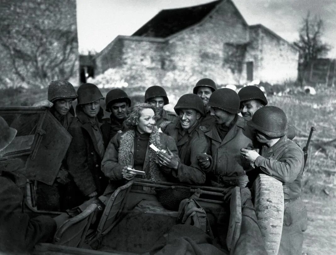 Вторая мировая фотографии. Вторая мировая. Кадры второй мировой войны. Фотографии второй мировой войны.