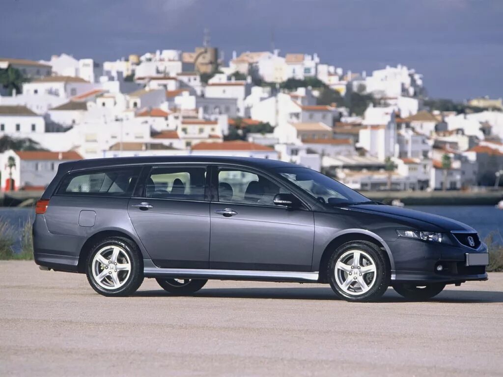 Опель инсигния универсал. Велосипед trinx. Subaru legacy b3. Traveller's backpack вики. Subaru legacy touring.