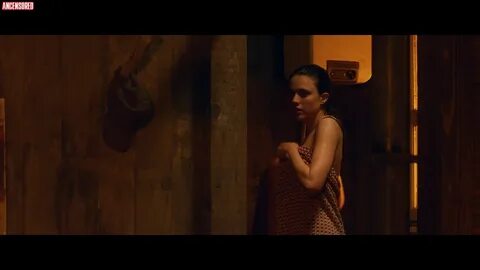 Margaret Qualley nude pics.