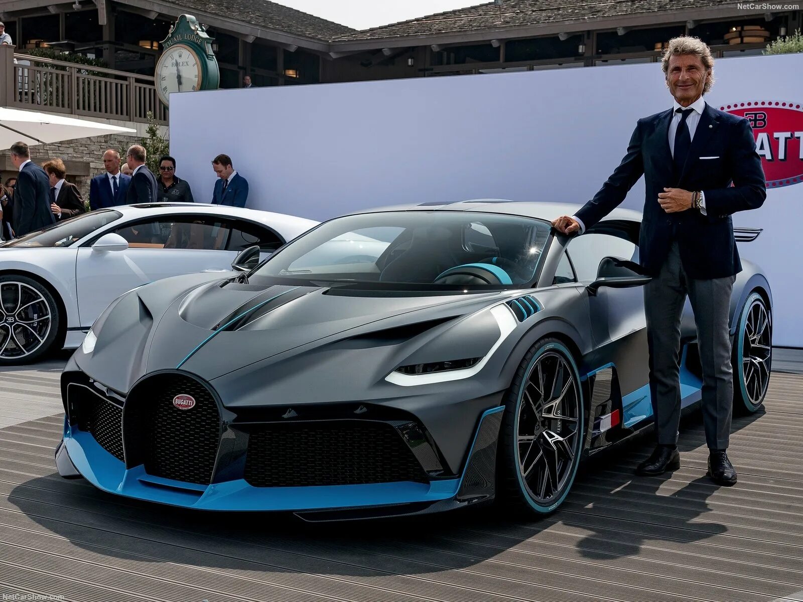 Bugatti divo 2021. Бугатти диво. Бугатти диво машина. Бугатти диво кроссовер. Бугатти диво в России.