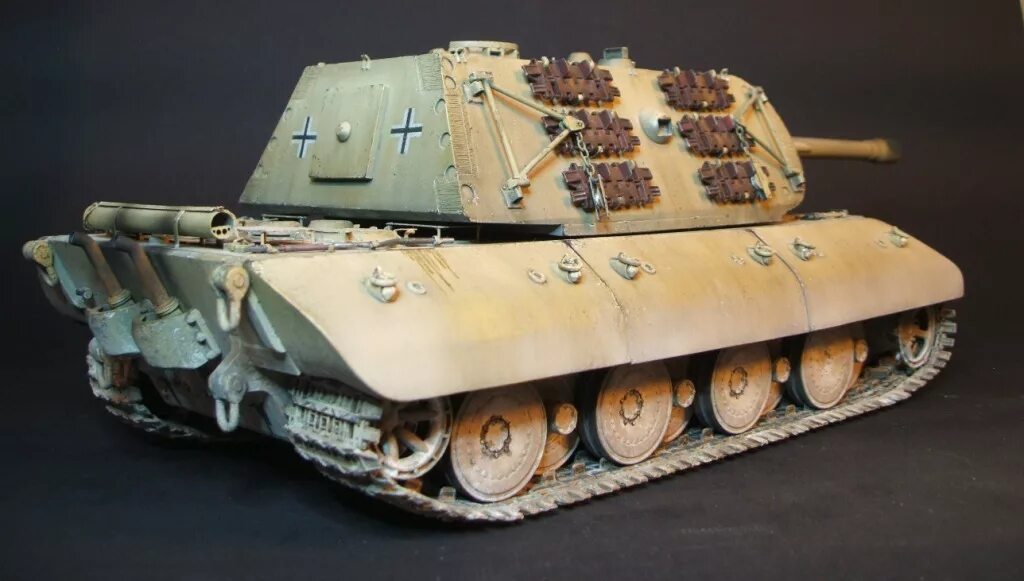 E100 ausf a. Е100 танк камуфляж. Трумпетер е-100 1/35. Е 100 модель. Модель танка е 100.