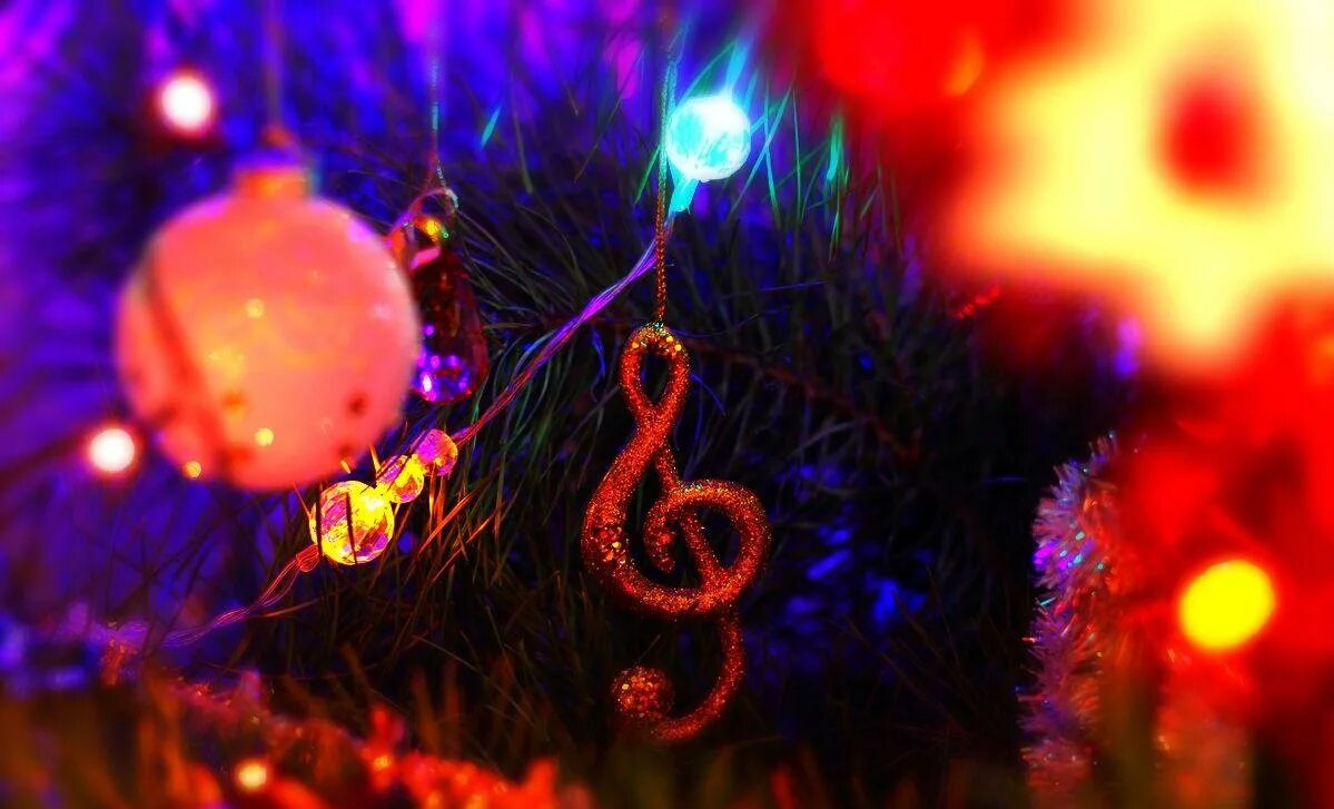 Афиша новый год. Расписание открытия елок. До скольки лет дают подарки на новый год. Музыка в новогоднюю ночь до скольки. Музыка в новогоднюю ночь до скольки.