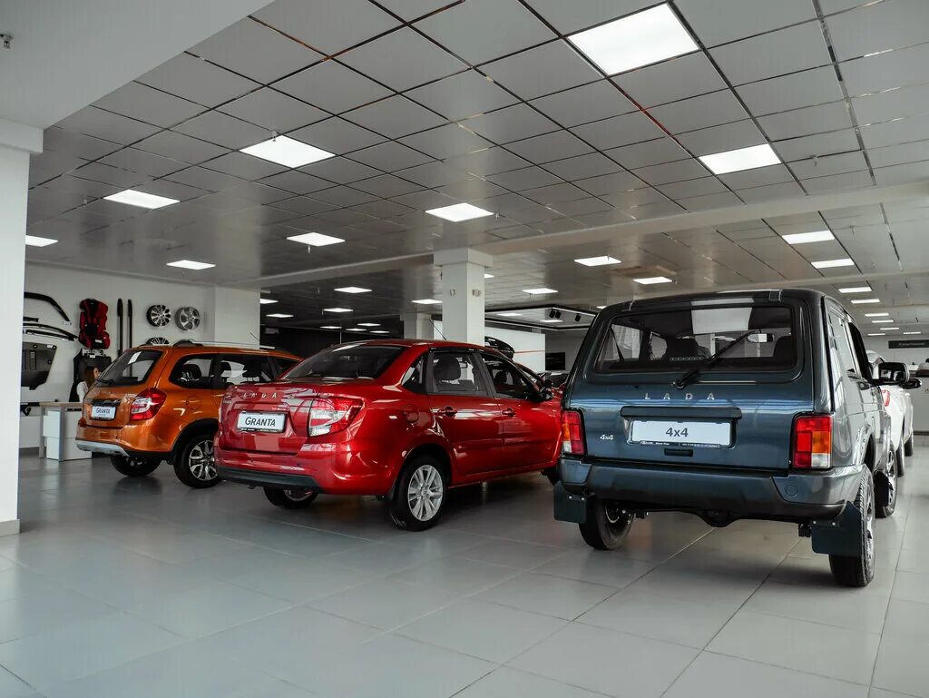 авто в автосалоне. бмв в салоне в минске. Mercedes-benz magazin. улица дубровина 19а воронеж. Master cars мегаполис спб.