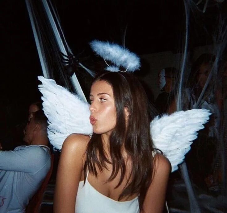 Angel instagram. Rax. Фотосессия с крыльями. Anastangel инстаграм. Rax angel инстаграм.