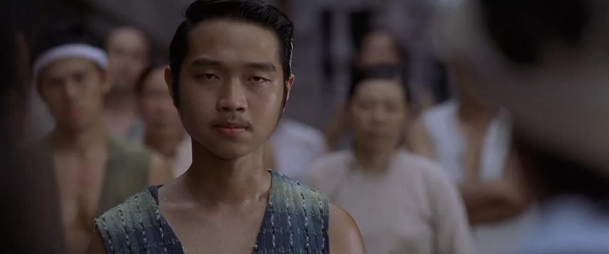 Kung fu hustle. Kung fu hustle, 2004. ева хуан разборки в стиле кунг фу. хэ вэньхуэй. разборки в стиле кунг-фу фильм 2004.