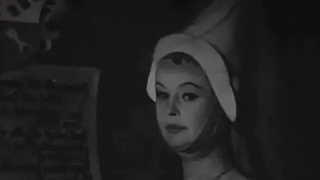 Туалетная вода ирен адлер. Пани ирен. Пани ирен. Пани ирен. Белая дама (1965).