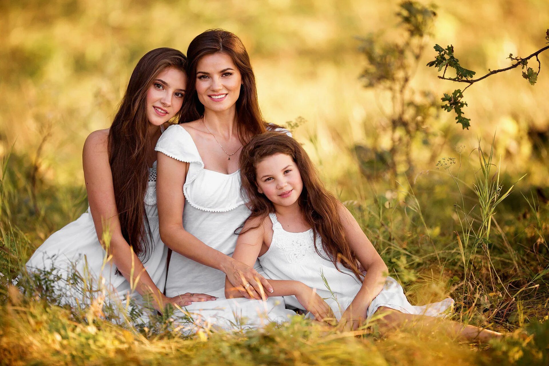 Маме sister. Мама и дочка. Фотосессия мама и дочь. Фотосессия мама и дочка на природе. Фотосессия Дочки матери.