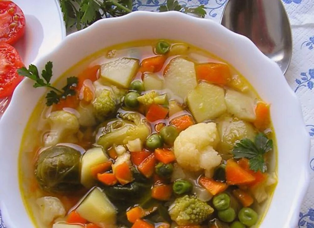 Рецепт супа без мяса. Вкусный овощной суп. Овощной суп без мяса. Диетический суп без мяса. Суп овощной диетический.