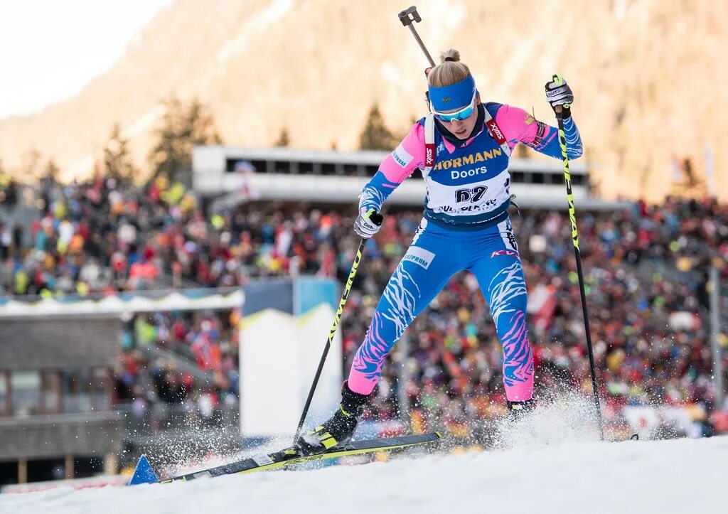 Кристина резцова биатлон. Биатлон масс старт женщины. Биатлонист. Кристина резцова биатлонистка фото. Кристина резцова.