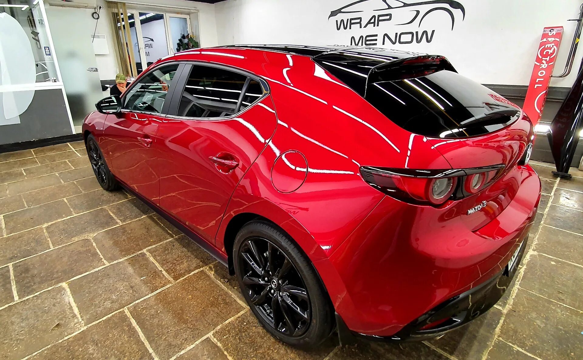 Оклейка бронепленкой автомобиля by tuning. Мазда сх5 красная матовая. Mazda 3 BM. Mazda CX 5 Red Matte Wrap. Mazda CX-5 матовый полиуретан.