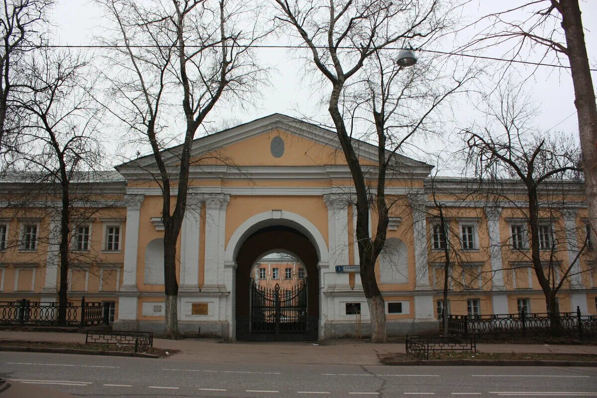 Лефортовский дворец в москве. Бауманская бывший рынок. Старая москва бауманская. Улица коровий брод в москве. Архив бауманская.