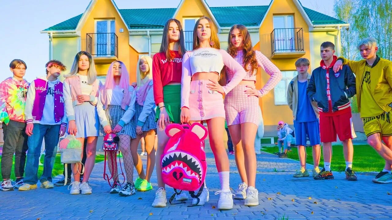 Команда леди дианы 2021. Костюм леди дианы черлидерши. Команда леди дианы 2021. Костюм леди дианы черлидерши. Леди бани в школе черлидерш.