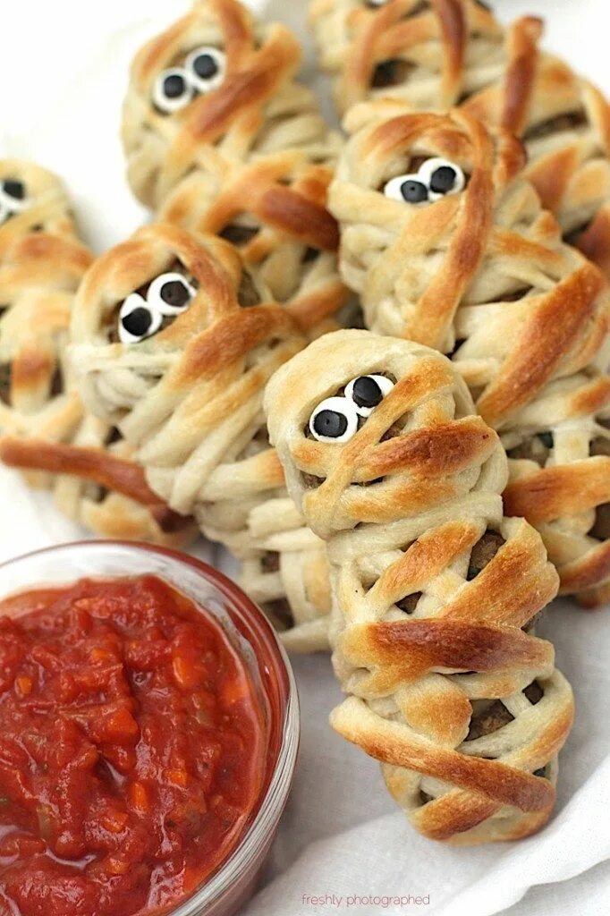 Блюда для хэллоуина рецепты с фото простые 10 Spooky, Clever Foods for Halloween Idée repas halloween, Apéritif dinatoire h