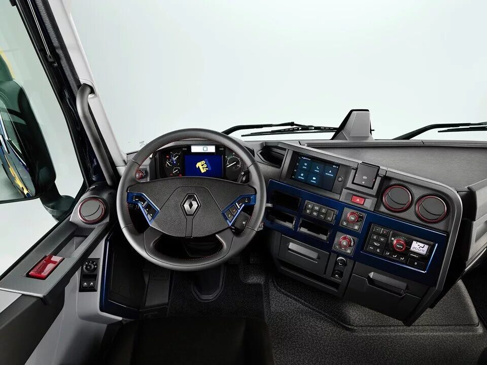 High t. Renault t High 520 кабина. Renault Trucks t 2021 салон. Renault t520 Interior. Рено т520 салон.