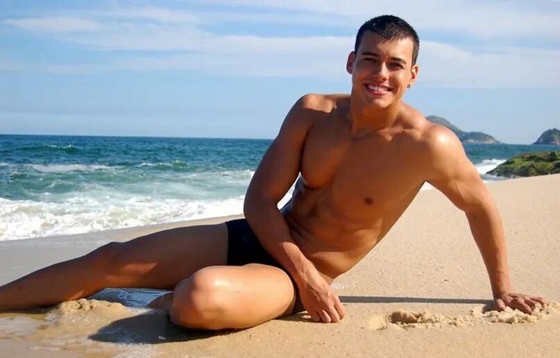 Родриго Браго 2023. Юноши на пляже. Парни на пляже. Гол пляж муж