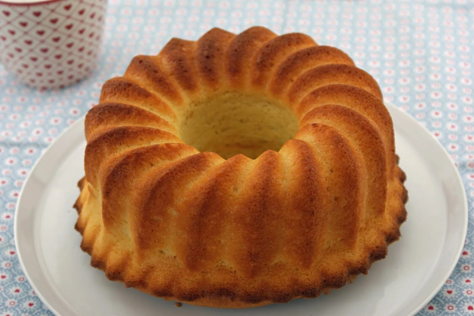 кекс на сметане. самый вкусный кекс на сметане. кекс на сметане с изюмом. выпечка из сметаны кекс. кекс на сметане с изюмом.