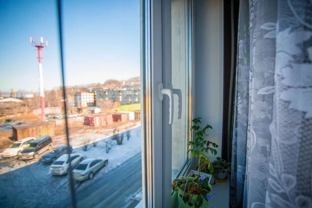 Купить окно владивосток. Приморские окна Владивосток. Владивосток из окна.
