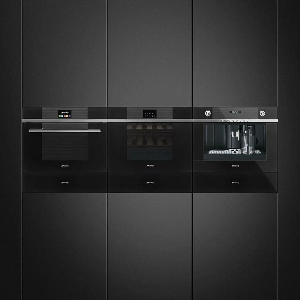 Smeg linea. Смег техника для кухни. Smeg kitchen. Кофеварка встраиваемая smeg. Smeg cms4101b.