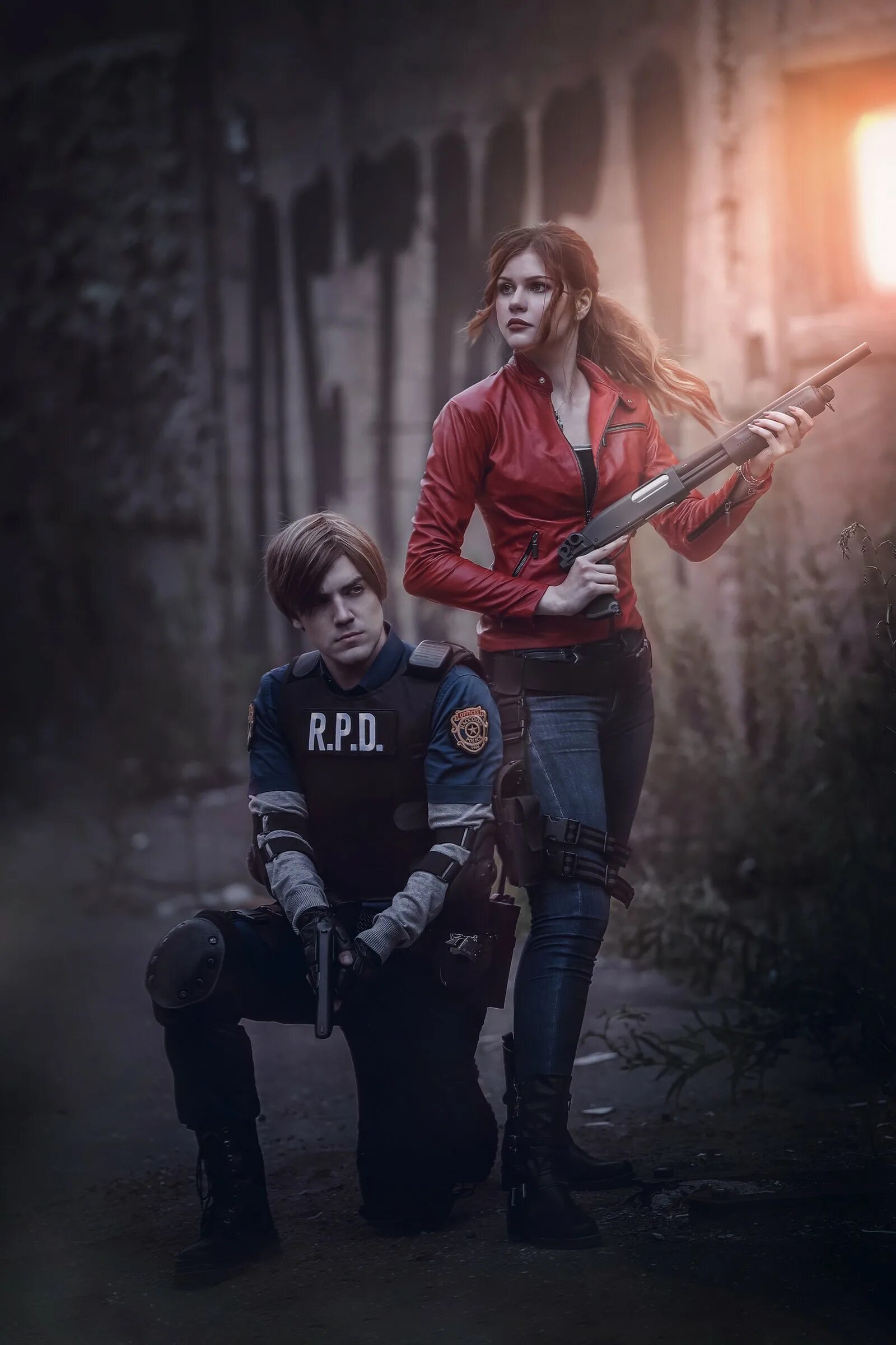 Приложение evil. Леон и клэр resident evil 2 remake. леон кеннеди и клэр редфилд resident evil 2 remake. обитель зла леон и клэр. леон кеннеди и клэр редфилд 2 ремейк косплей.