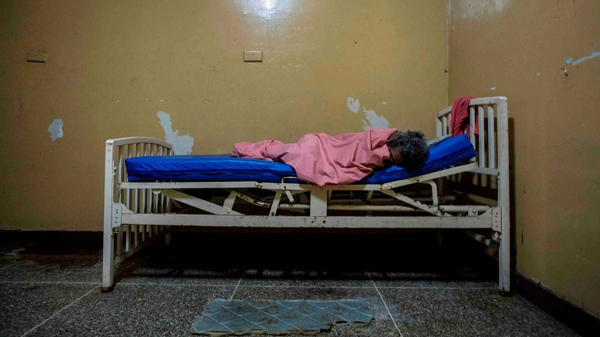 Психиатрическая детская больница палата. Какого лежать в психбольнице. Приснилась психиатрическая больница. Пациенты психиатрической больницы. Эмма боровицкая психиатрическая больница.