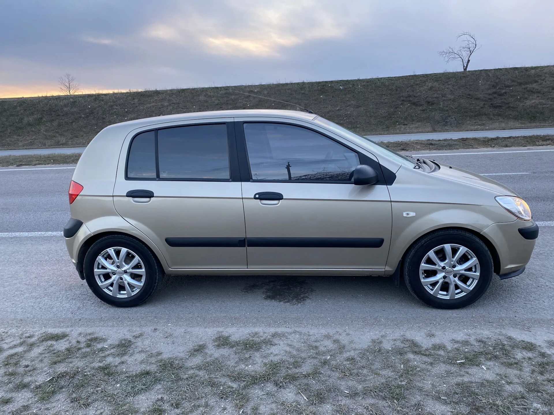 Диски гетц 1.4. Hyundai getz 1.4. хендай гетц 1.4 черный. getz колеса. гетц на 13 дисках.