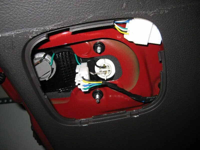 Замена заднего фонаря санта фе классик - Hyundai Santa Fe (1G), 2,7 л, 2007 года