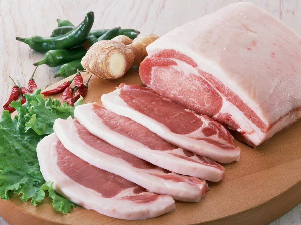 Мясо свиное жирное. Свинина. Свиное мясо.