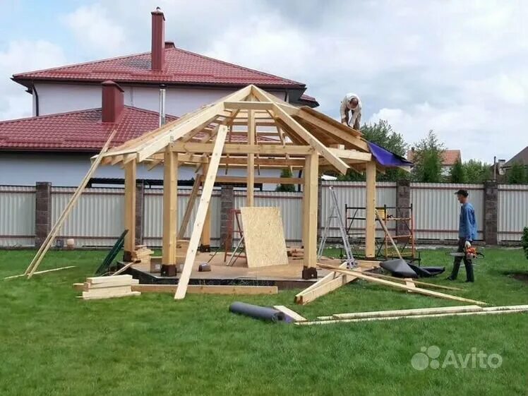 Беседка за 1 день. Беседка с шифером. Деревянные беседки под ключ. Фото строительства беседок. Каркас деревянной беседки.