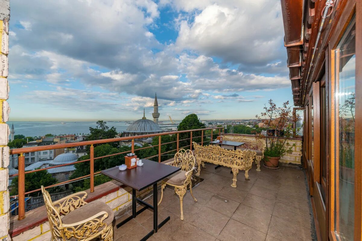 Stone hotel istanbul 3*. Stone hotel 3 стамбул. Stone hotel istanbul 3*, турция, стамбул. Old hotel. Stone hotel 3 стамбул.