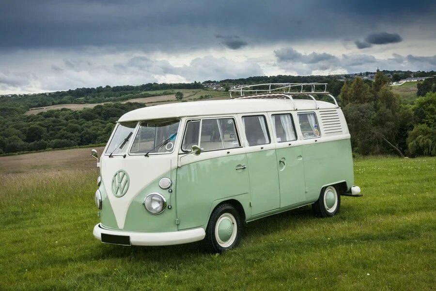 Купить фольксваген фургон. VW t1 Camper van. VW t1 Mint Color. Фургон Фольксваген Стива Джобса. Девятиместный фургон Фольксваген.