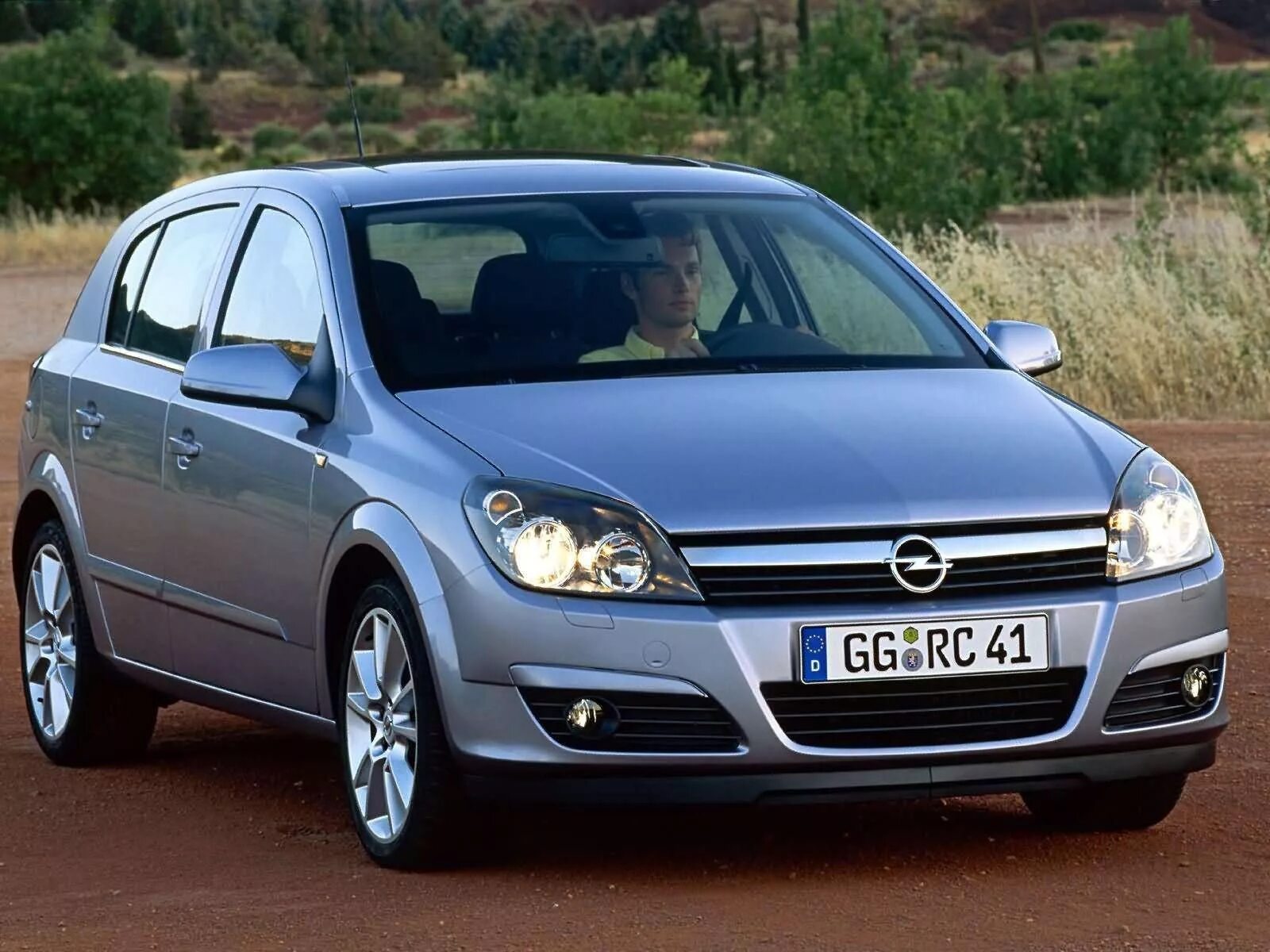 Опель хэтчбек 2008. Opel Astra h 1.6 2006.