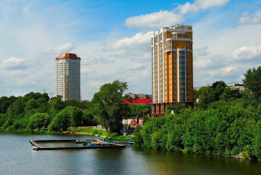 Екатеринбург гражданская 11 фото. Гражданская 2 екатеринбург. Гражданская улица екатеринбург. Гражданская улица екатеринбург. Гражданский дом.