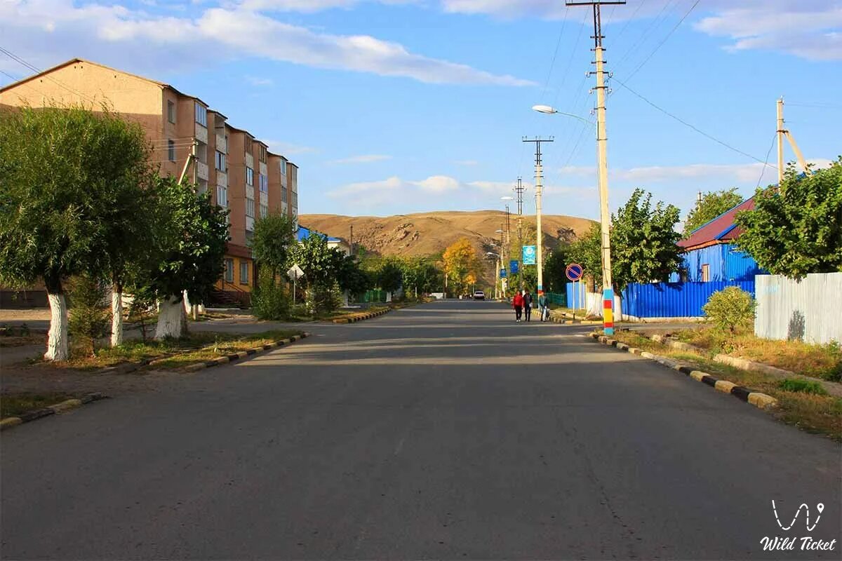 Зайсан город. Поселок зайсан. Город зайсан восточно казахстанская область. Мемориальный комплекс зайсан. Зайсан город.
