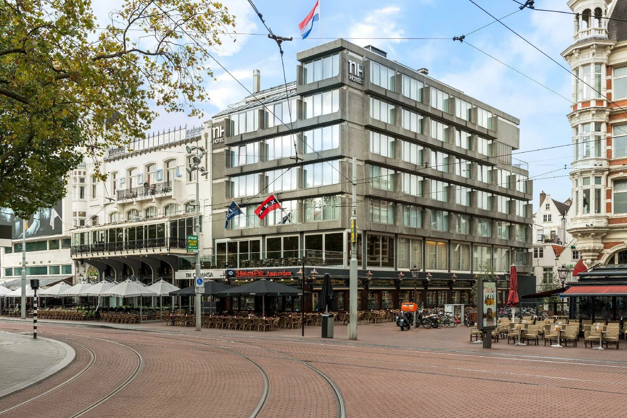 Привокзальная площадь дом-отель в амстердаме. Амстердам отель тюлипин. Amsterdam hotel booking. Amsterdam hotel booking. Амстердам отель подъемный кран.