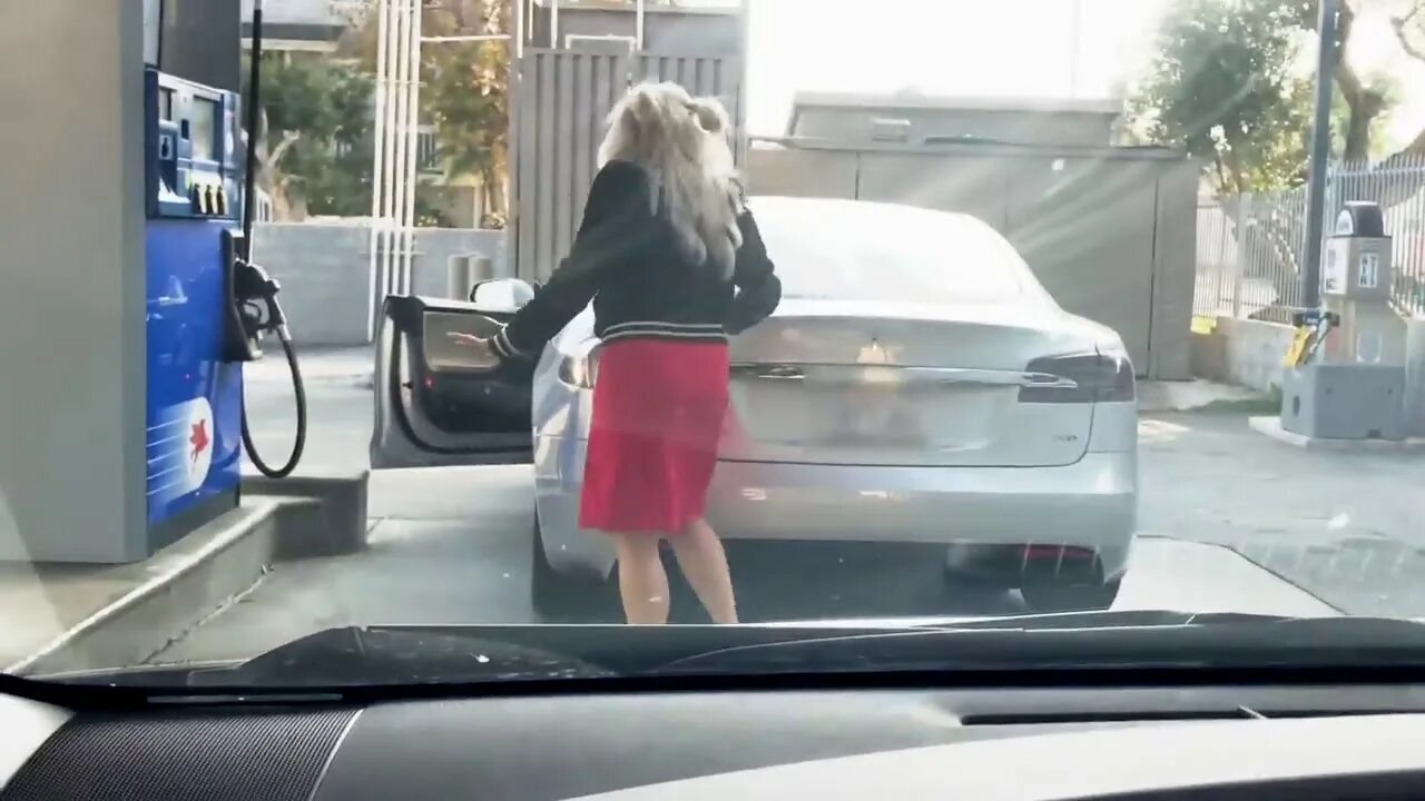 Перепутала машину бывшего