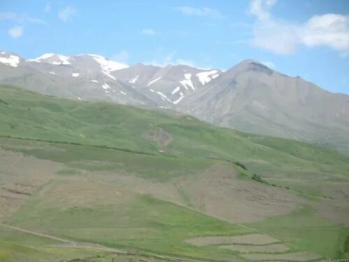 Время курахе. Село Квардал Курахский район. Курахские горы Дагестан. Квардал Курахского района озеро. Республика Дагестан село Квардал.