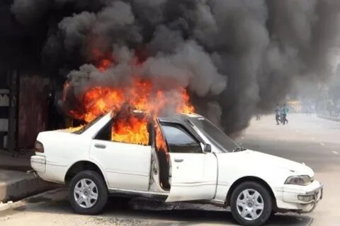 Китайский автомобиль загорелся на ходу