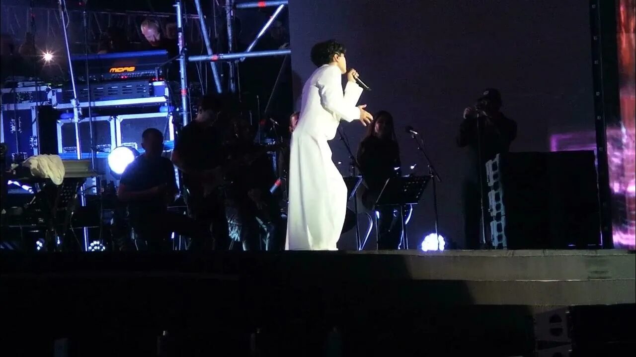 Димаш Алматы концерт. Концерты Алматы. Какие знаменитые гости были на концерте Димаша 23 сентября в Алма Аты.