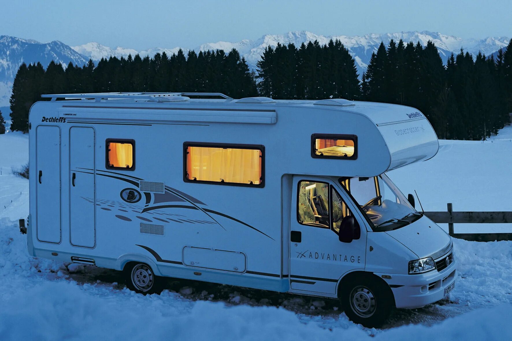 Автодом программа. Hymer автодом. автодом с альковом. автодом hymer transit. кемпинг автодом.
