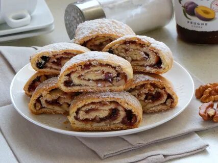 Рулет с орехами рецепт