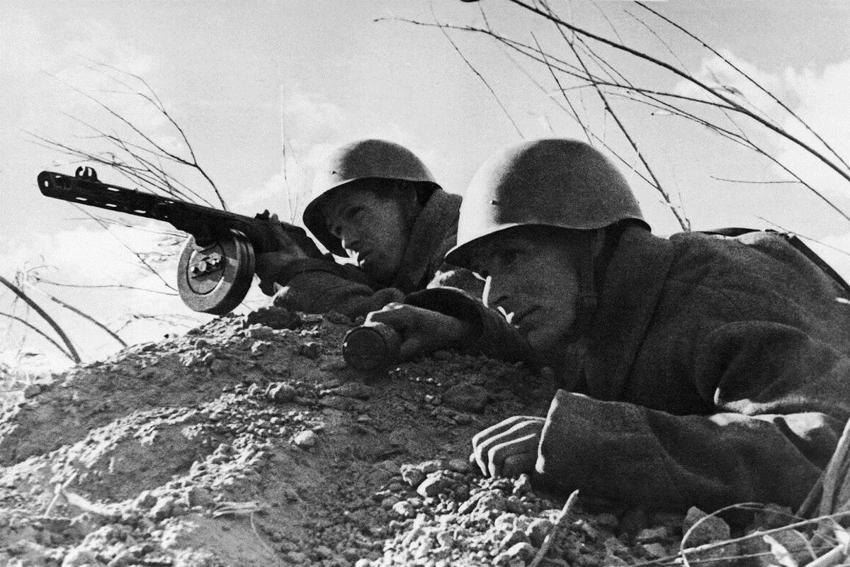 вов 1941-1945 строй солдат. советский солдат. вов 1941-1945 строй солдат. воевал на фронтах великой отечественной. привал великая отечественная война.