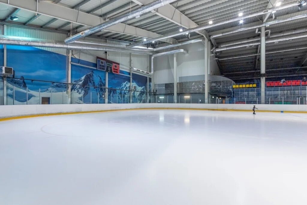 Ледниковый дворец в дмитрове. Ледовый дворец дмитров каток. Массовое катание дмитров. Дмитров катание. Дмитров катание.