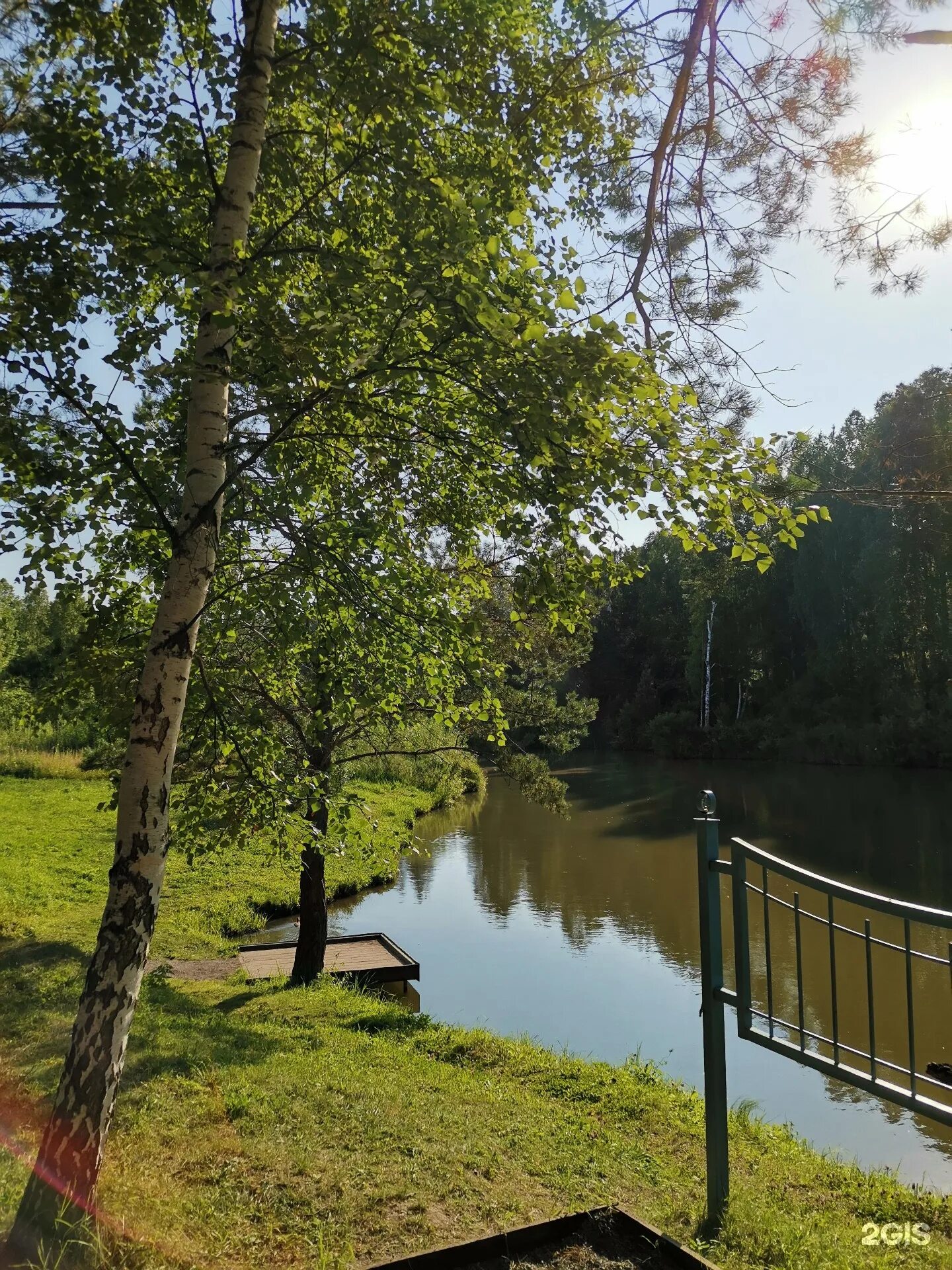 Озеро в кольцово новосибирск. Парк кольцово в новосибирске. Амфитеатр парк кольцово новосибирск. Парк кольцово в новосибирске. Наукоград кольцово парк.