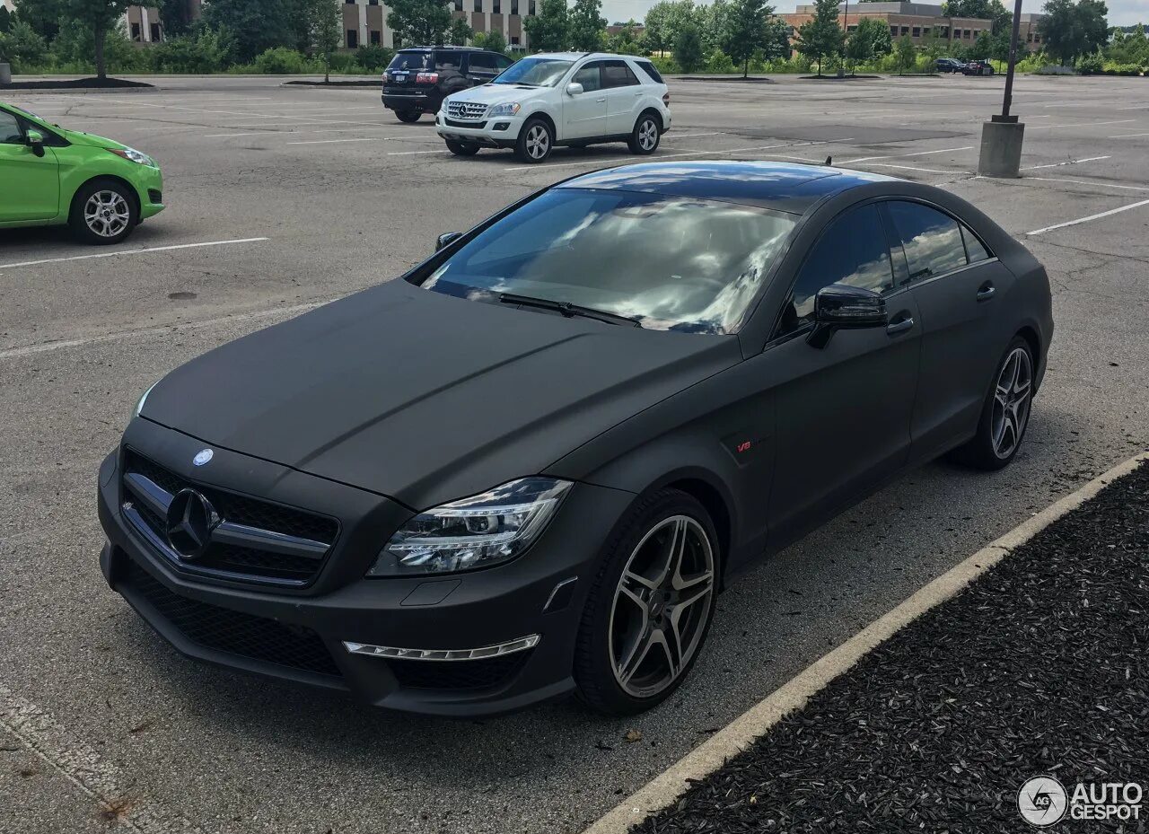 Черная 63. Мерседес CLS 63 черный матовый. Mercedes Benz CLS 63 AMG матовая. Mercedes CLS 63 AMG матовый. Мерседес с 63 АМГ черный матовый.