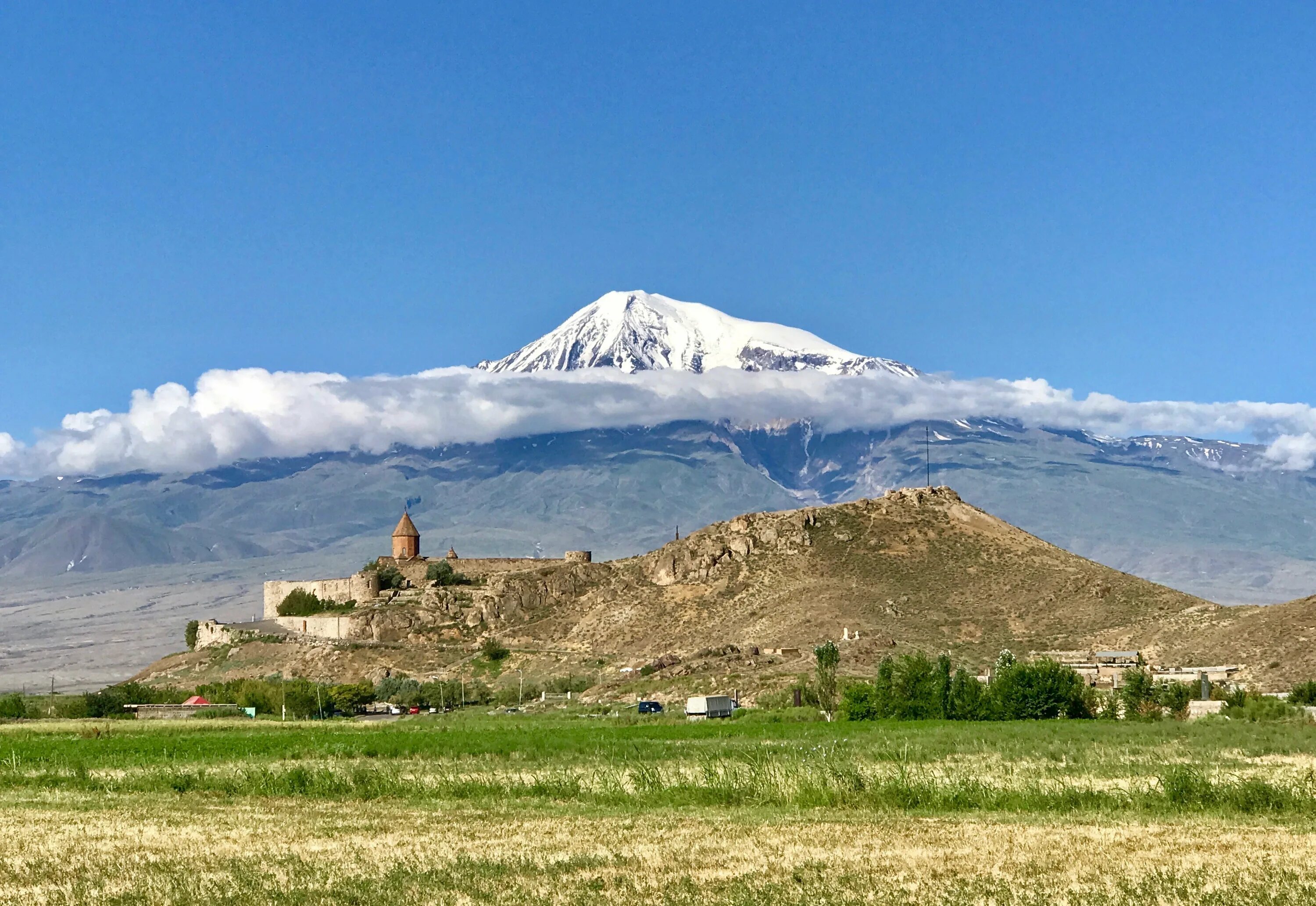 Арарат гора чья территория. Гора масис армения. гора арарат и хор вирап. гора арарат и масис. гора арарат со стороны турции.