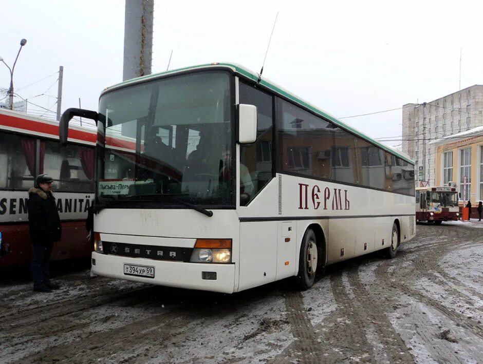 Автобус Лысьва Пермь. Автовокзал Лысьва. Автобус 796 Пермь. Лысьва Екатеринбург автобус.