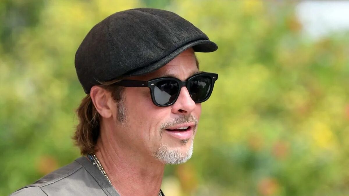 Brad Pitt: Bicycle Built For Four: Photo 814231 Angelina Jolie, Brad Pitt, Celeb