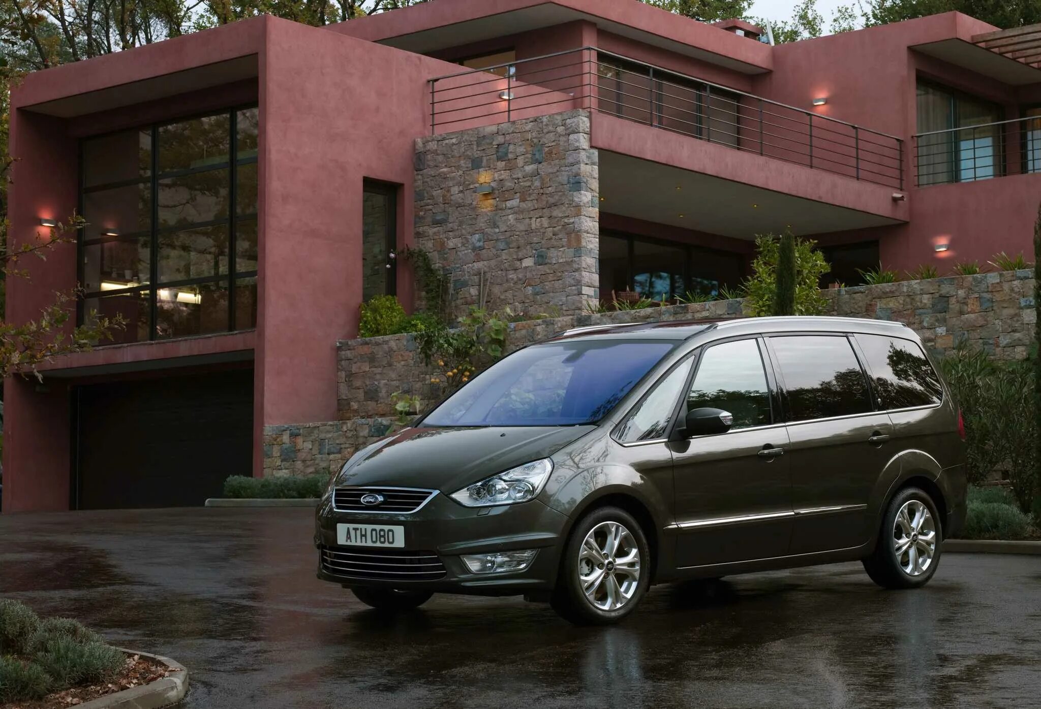 Ford galaxy 2 рестайлинг. Форд гэлакси минивэн. Форд галакси 2. 2 2010. Форд галакси 3.